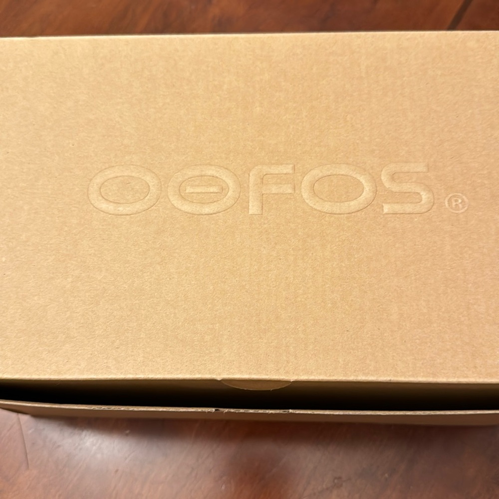 OOFOS 00MG Sport Women white black size 7